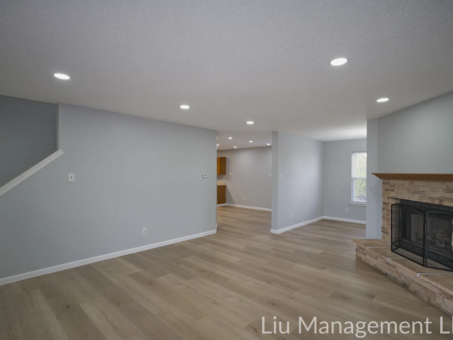 3 bed, 2.5 bath, 2225 sqft, $1,999 — Photo 3