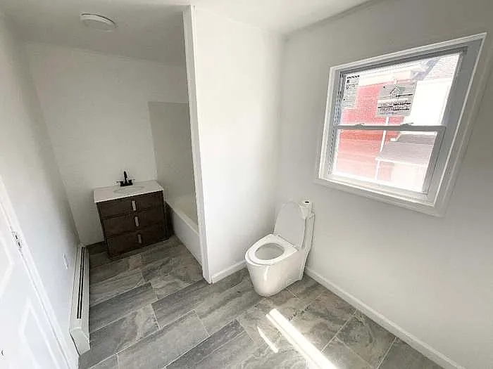 165 Franklin St #1 — Photo 7