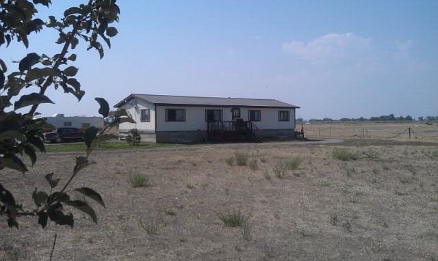 2nd image of 535 Railroad Way