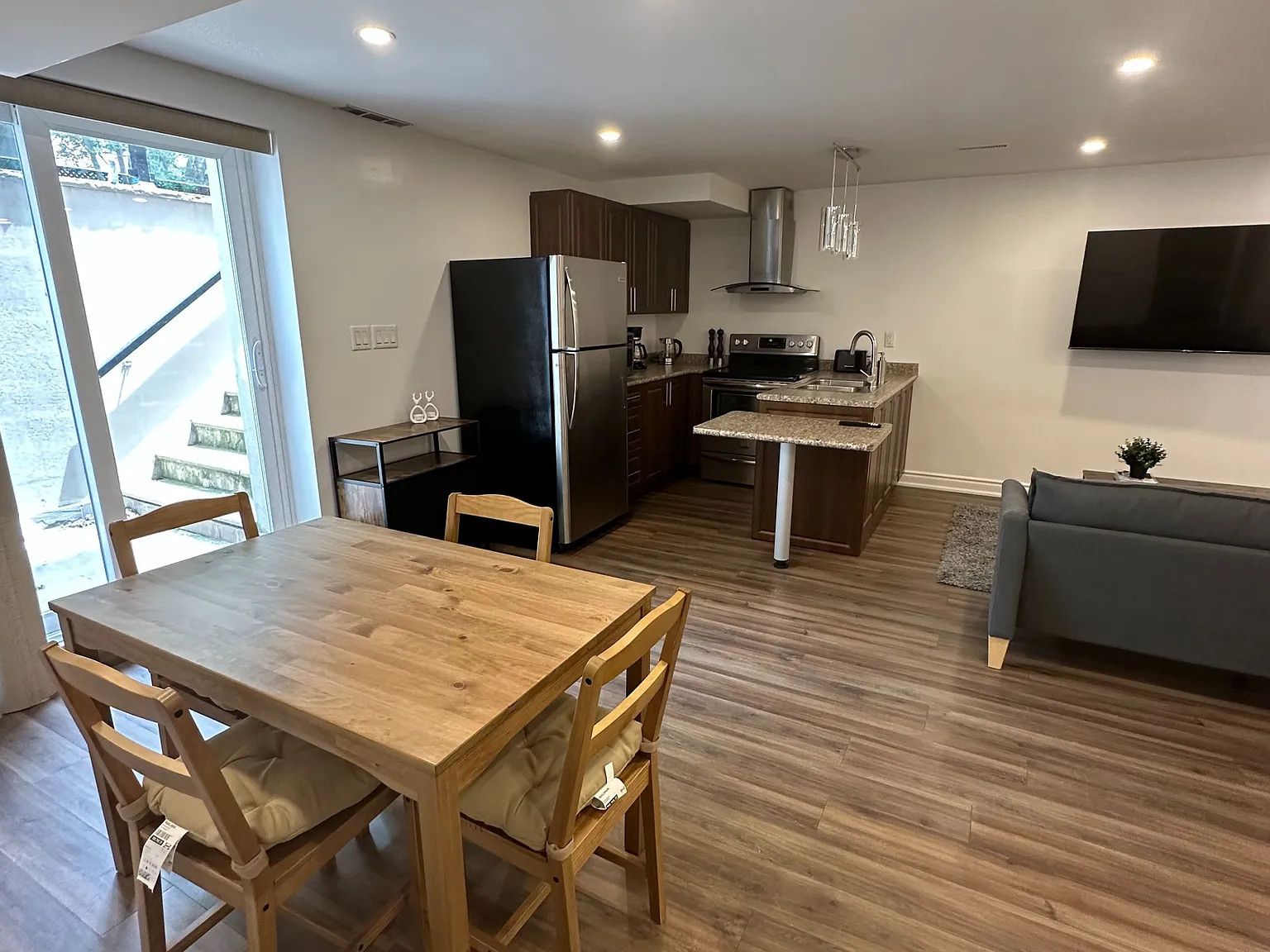 2 bed, $1,980 — Photo 4