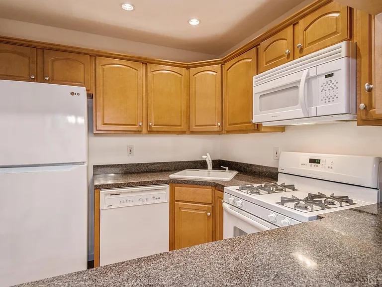101 Quince Ct — Photo 6