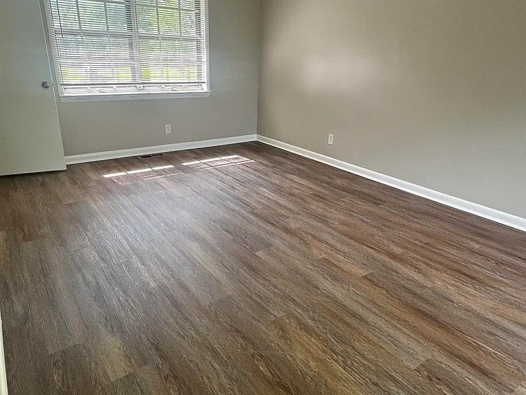 200 Curtis Cir SE — Photo 5