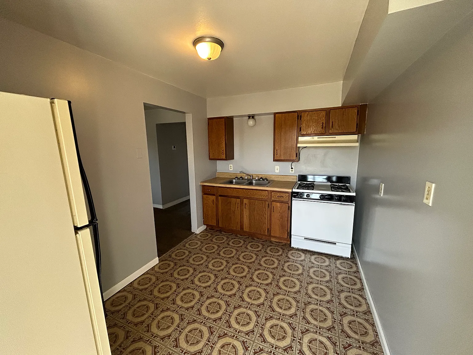 2 bed, $795 — Photo 2