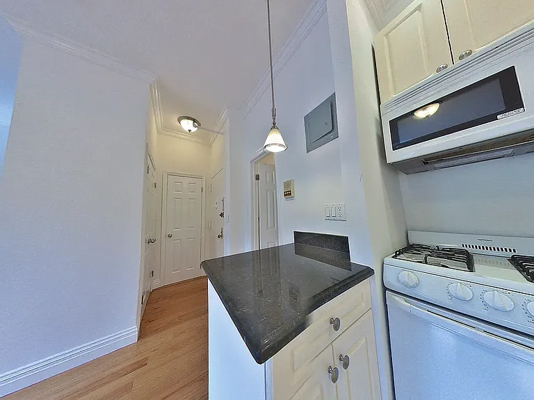 28 W 90th St #4-R — Photo 6