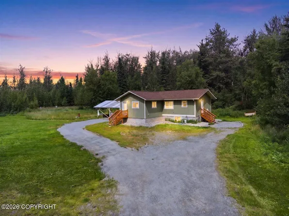 2812 S Wickham Cir, Palmer, AK 99645