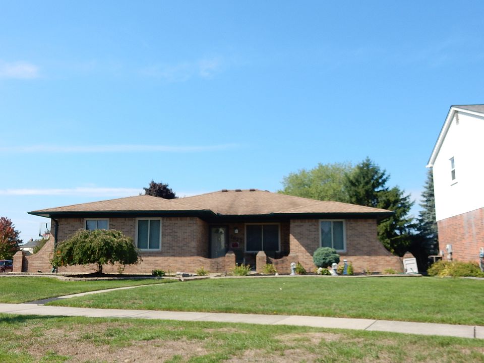 1st image of 7627 W Claymore Ct