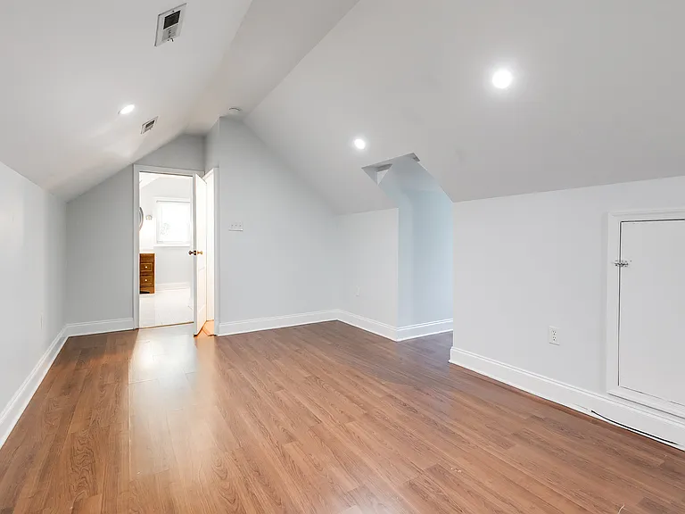 1000 Pepper Ave — Photo 25