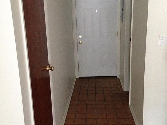 3rd image of 7410 Country Brook Dr
