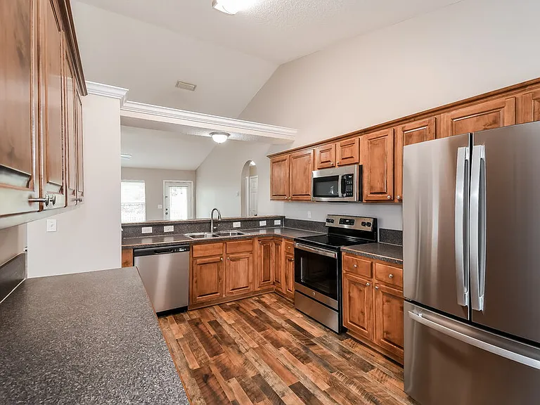 2908 Majestic Oaks Ln — Photo 8