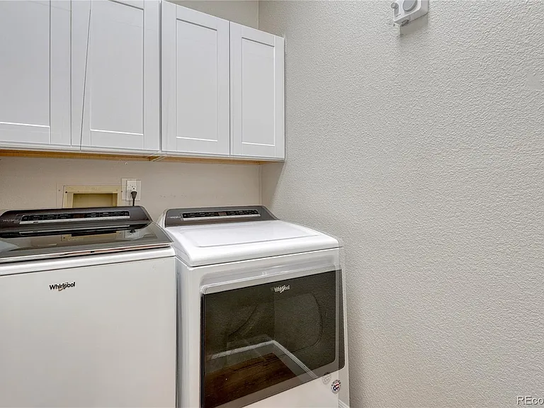 9885 Greensview Cir — Photo 28
