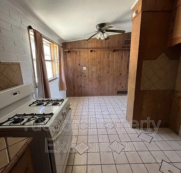 1615 E Adelaide Dr #4 — Photo 3