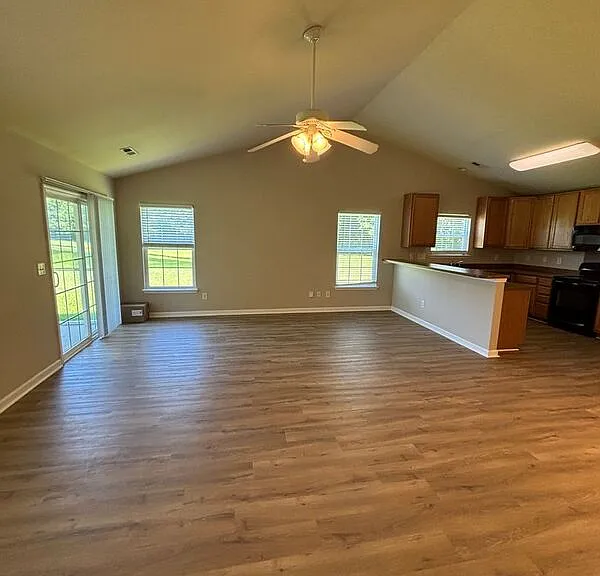 504 Savannah River Dr — Photo 4