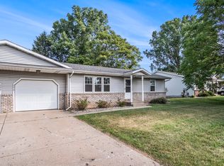 6679 Pleasantview St NE, Rockford, MI 49341
