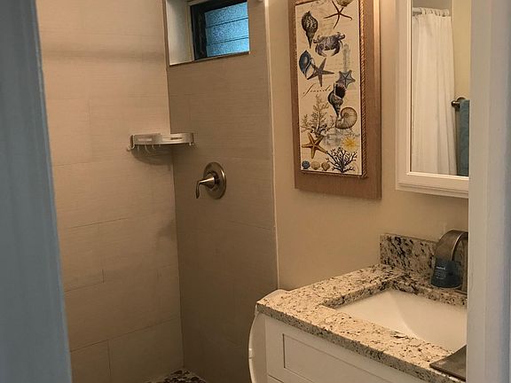 5th image of 854 Bougainvillea Ln APT 4