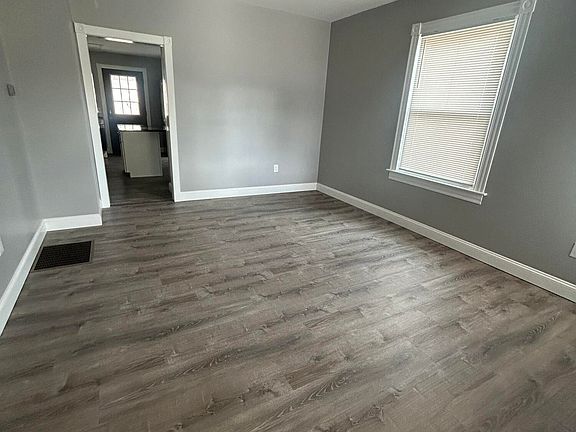 3rd image of 181 Railroad St