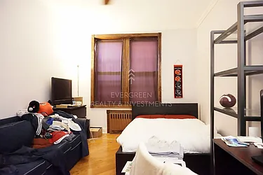 Rented by Evergreen Realty & Investments