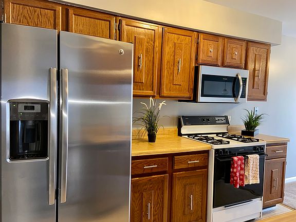 4th image of 400 Muirwood Ct