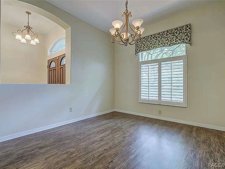 12 Anton Ct — Photo 8