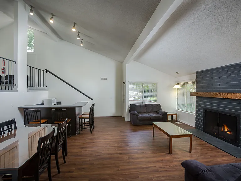 Woodland House — Photo 8