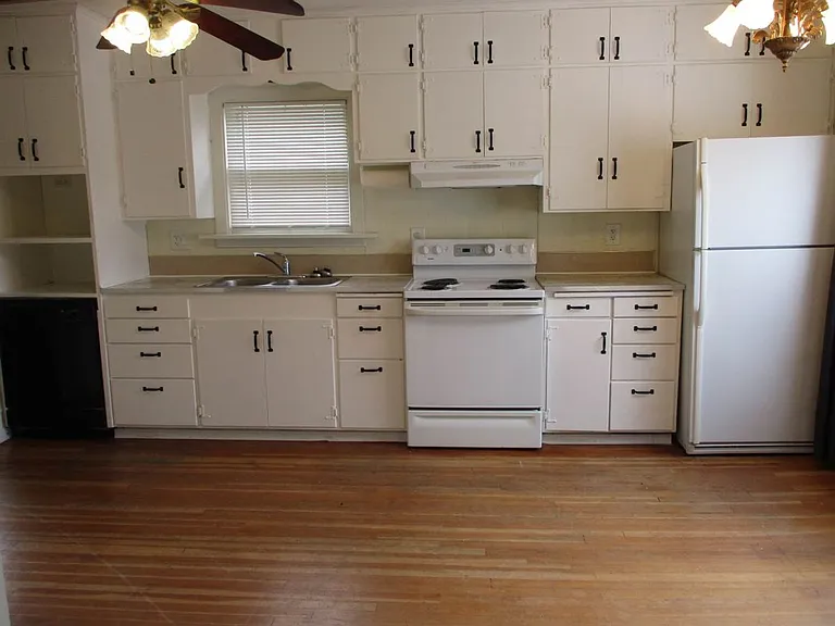 4826 S Park Ave — Photo 9