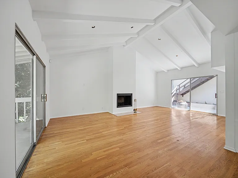 10424 Oletha Ln — Photo 11