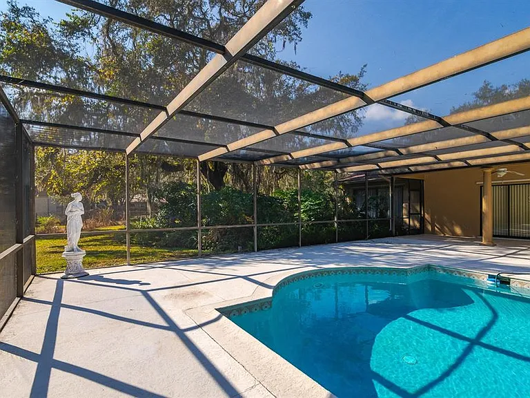 10206 Lakeview Dr — Photo 38
