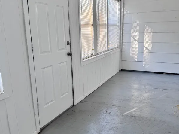 341 E Henry St, Poplar Bluff, MO 63901
