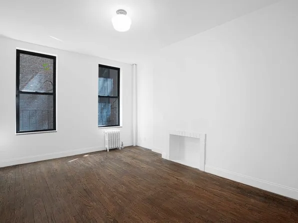 148 West 10th Street image 1 of 10