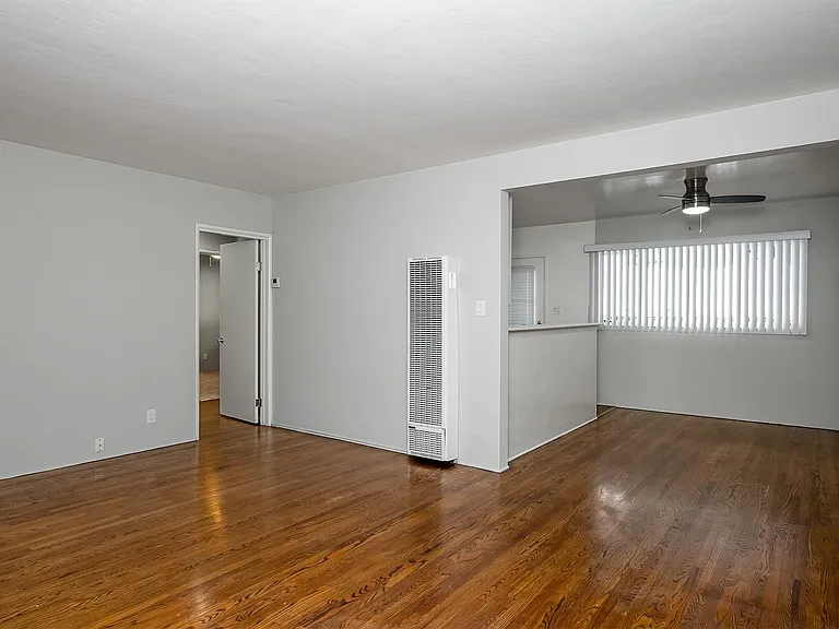 320 N Howard St — Photo 4