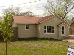 624 Georgia Ave S, Parsons, TN 38363