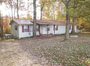 202 Cabin Ln, Red Boiling Springs, TN 37150