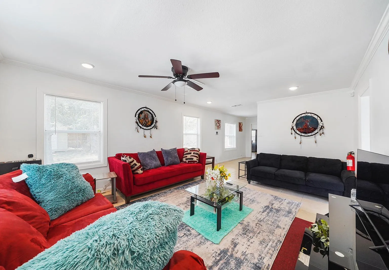 3 bed, 2.0 bath, 1261 sqft, $1,800 — Photo 4