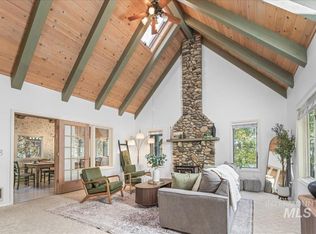 9734 Moore Dr, Cascade, ID 83611