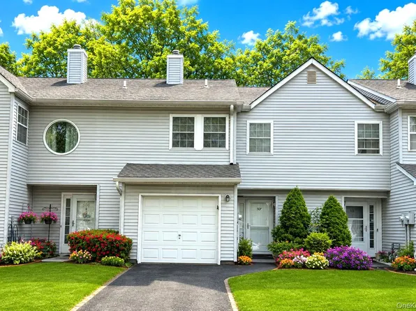 507 Sara Circle, Port Jefferson Station, NY 11776