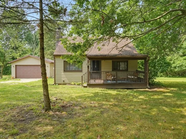 7590 Hickory Rd, Bedford, OH 44146