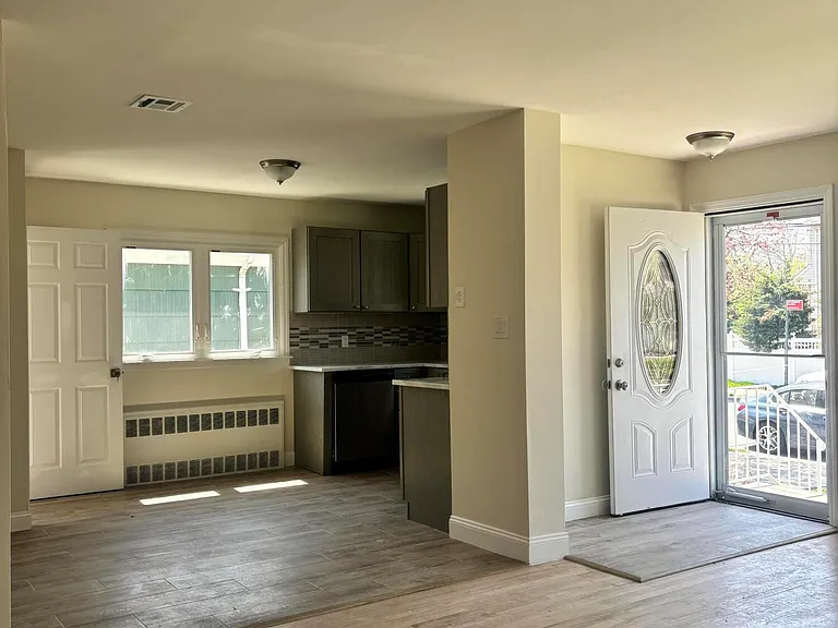 527 Willowbrook Rd — Photo 6