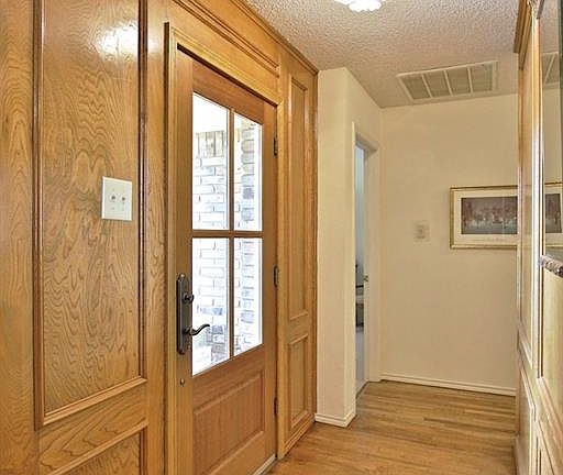 3rd image of 53 Hoylake Dr