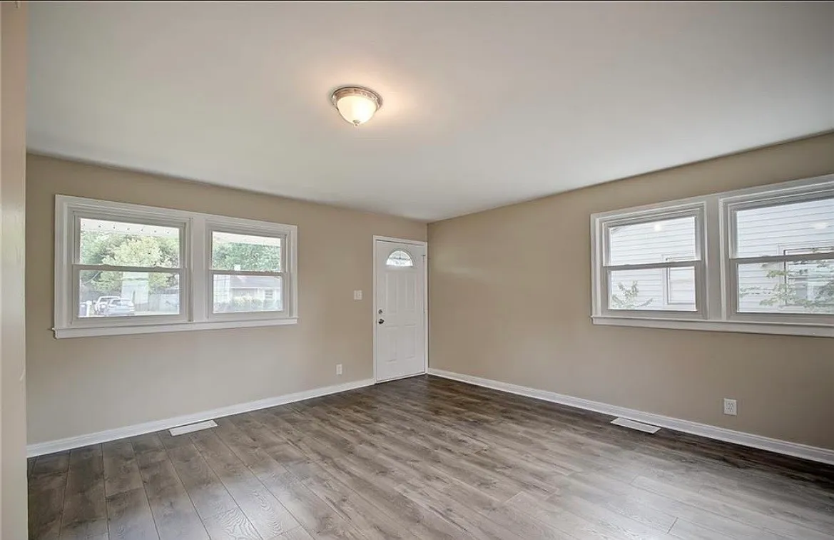 2 bed, 744 sqft, $1,250 — Photo 4