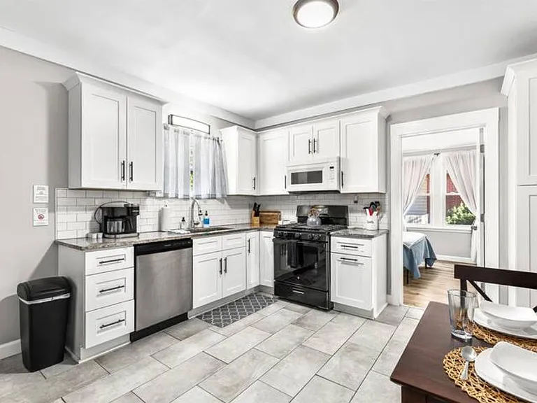 278 Euclid St #3BR — Photo 12