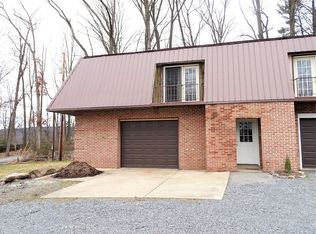 15 Mohns Hill Rd, Reinholds, PA 17569