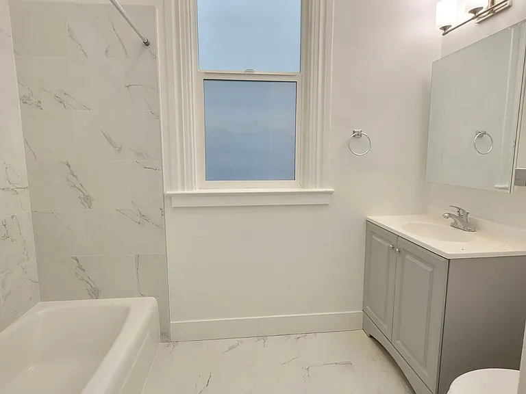 1726 Washington St #1726 — Photo 13