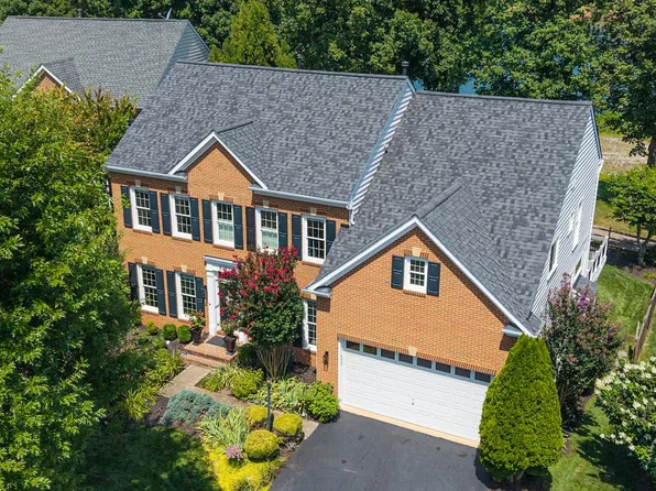 8192 Tillinghast Ln, Gainesville, VA 20155