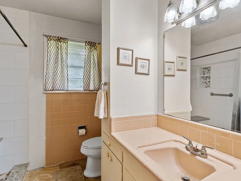 119 Hall — Photo 14