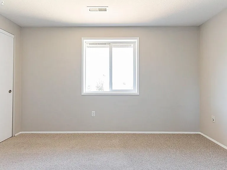 2nd level - Room 2