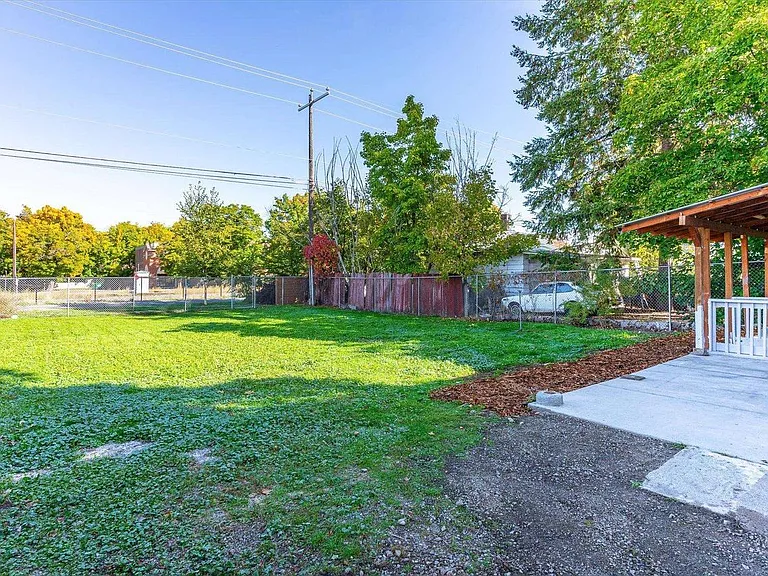 8801 E Frederick Ave — Photo 25