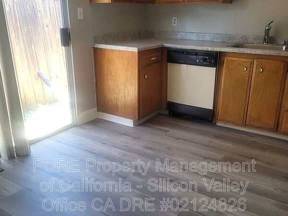 3rd image of 2451 Kennedy Ave