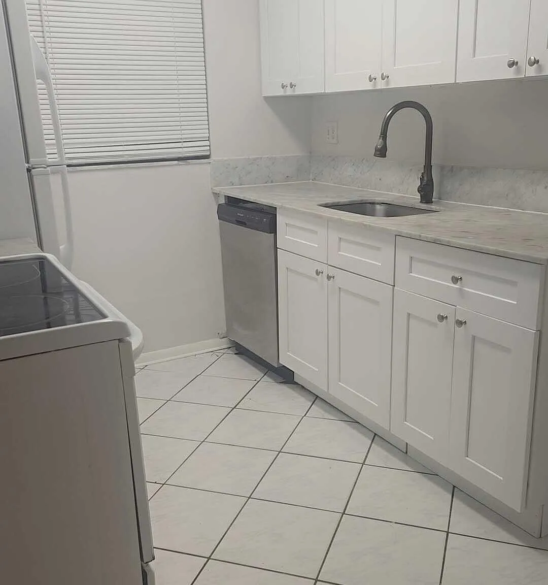 2 bed, 1.5 bath, 945 sqft, $2,000 — Photo 2