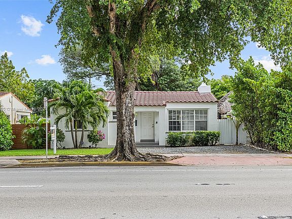 3rd image of 1340 Normandy Dr