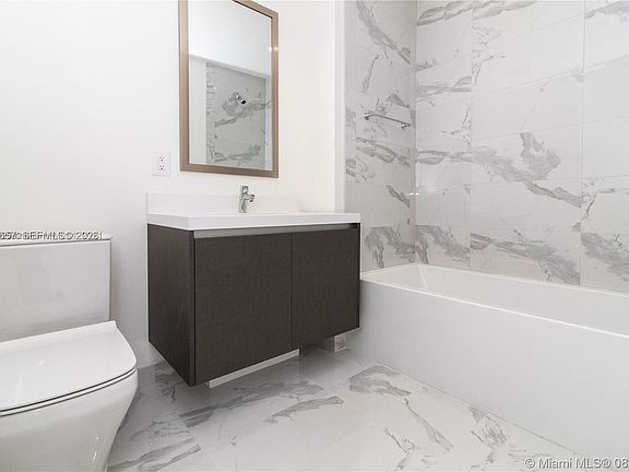 4th image of 851 NE 1st Ave #36
