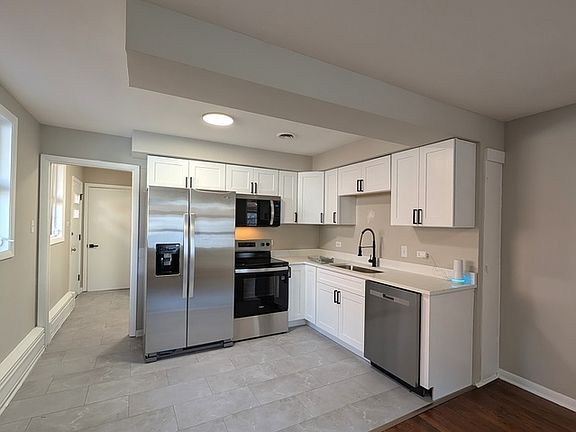 5th image of 14844 Dearborn St